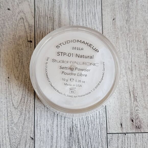 Studio Makeup Hyaluronic Acid Setting Powder - Picture 2 of 2